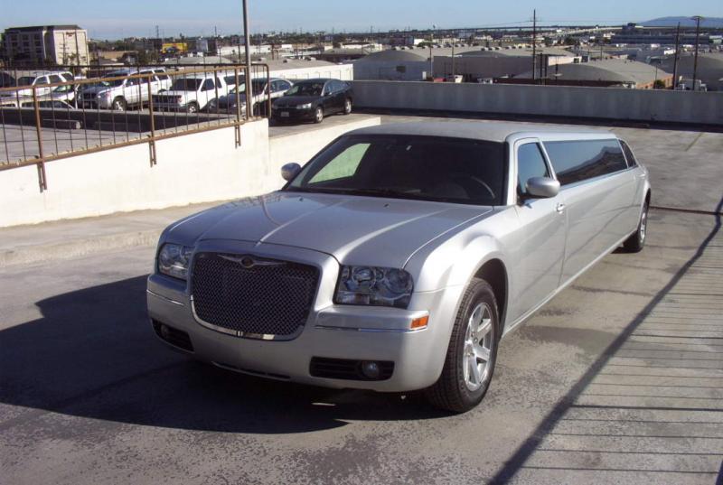 Chrysler 300 (Silver) Stretched Limousine