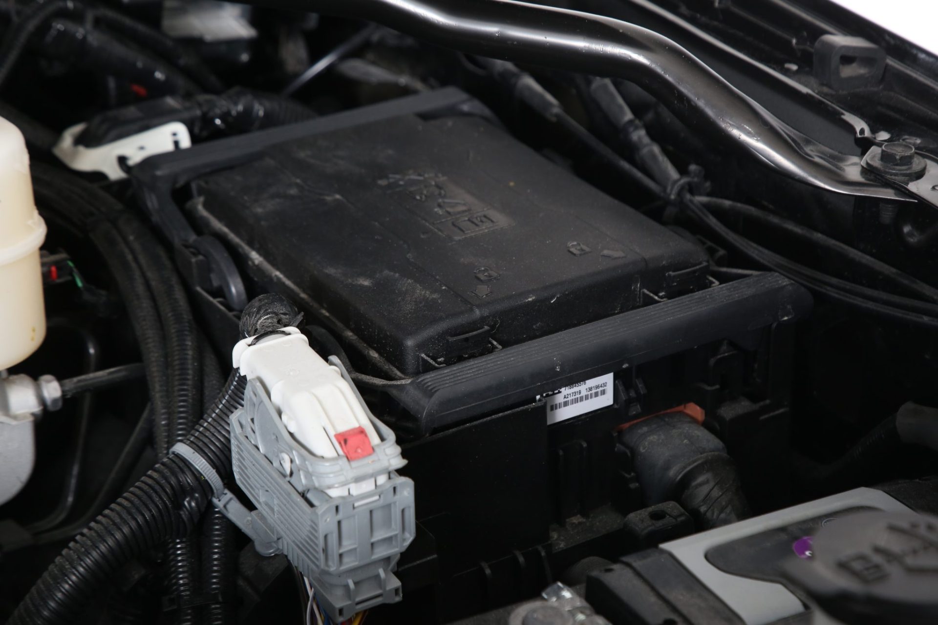 Cadillac Escalade ESV Limousine - Engine Photo #1
