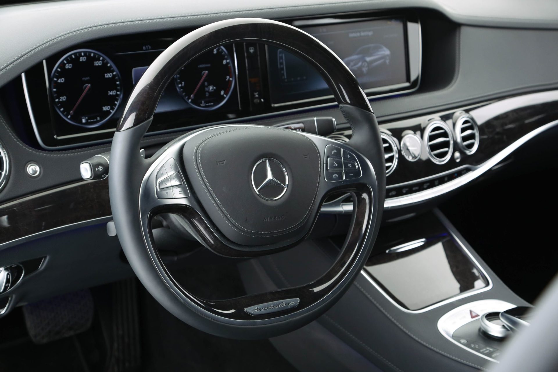 Mercedes Benz S-Class Stretched Limousine - Interior Photo #2