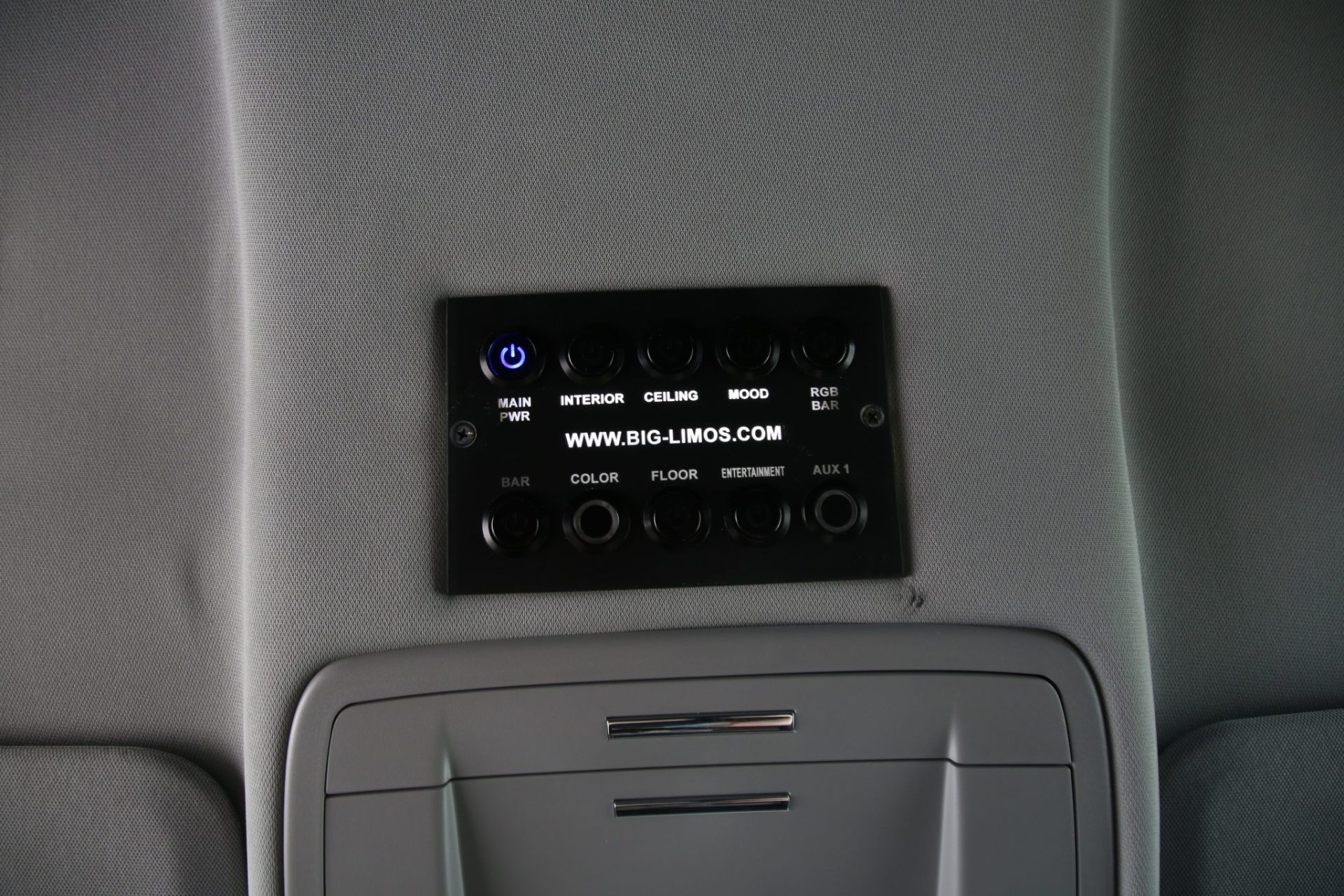 Cadillac Escalade ESV Limousine - Interior Photo #6