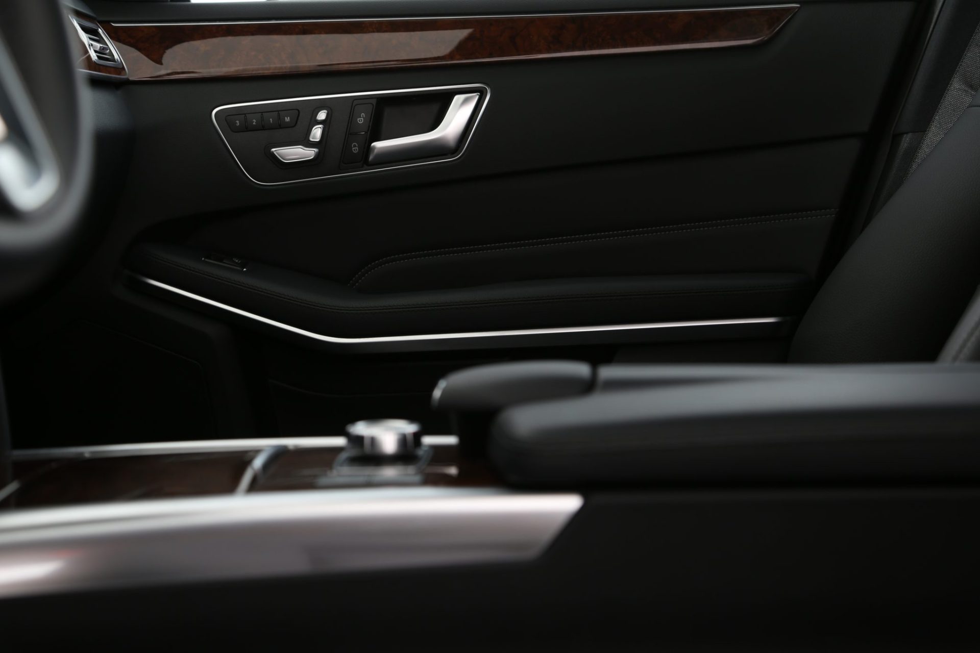 Mercedes Benz S-Class Hearse Limousine - Interior Photo #6