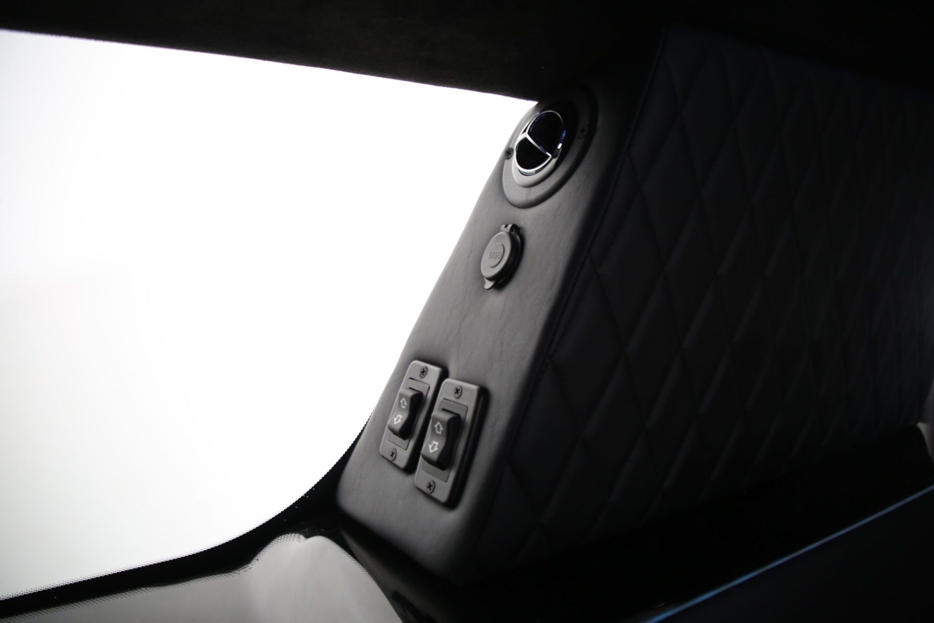 Cadillac Escalade ESV Limousine - Interior Photo #9