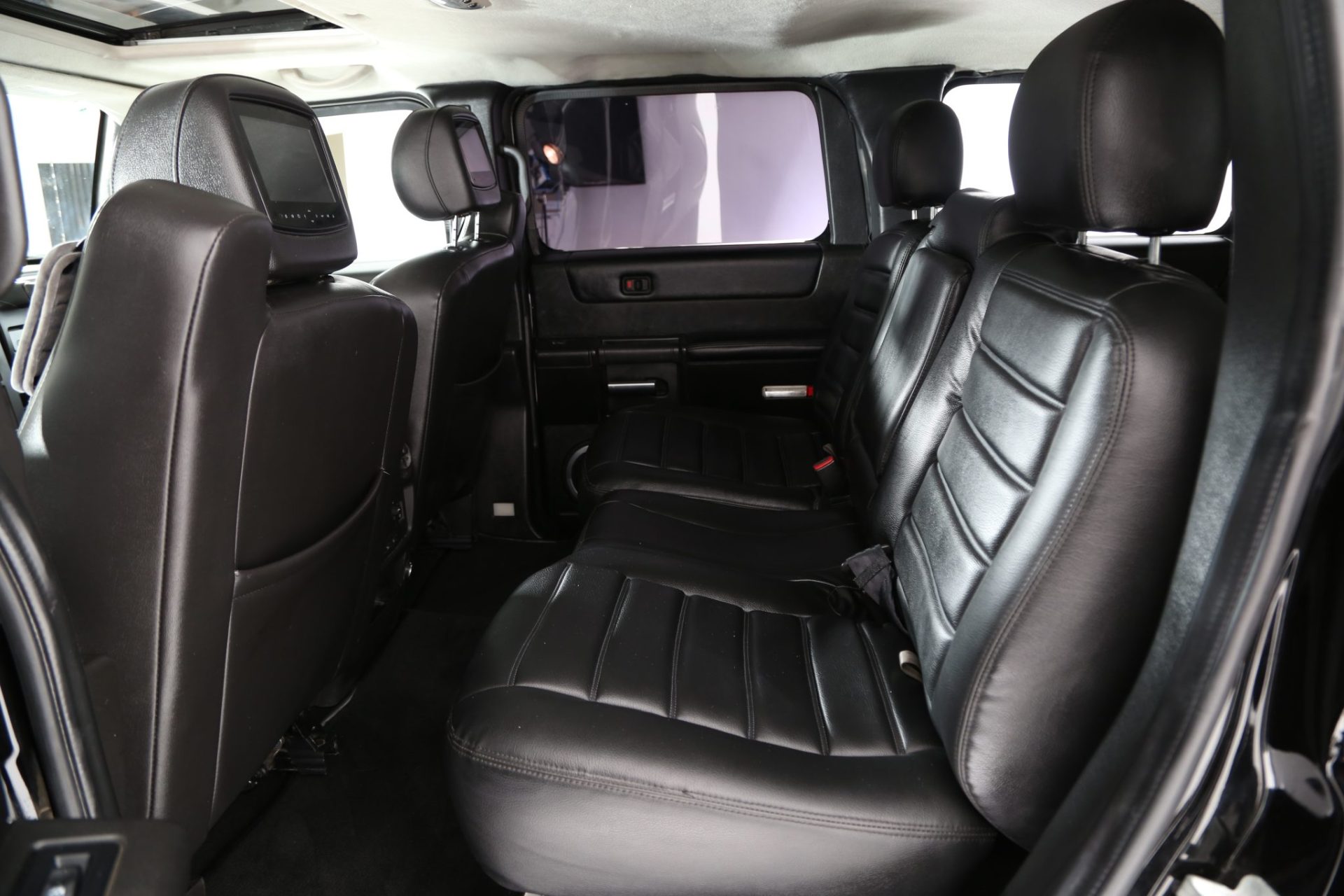 Hummer Custom 6-Door Limousine - Interior Photo #11