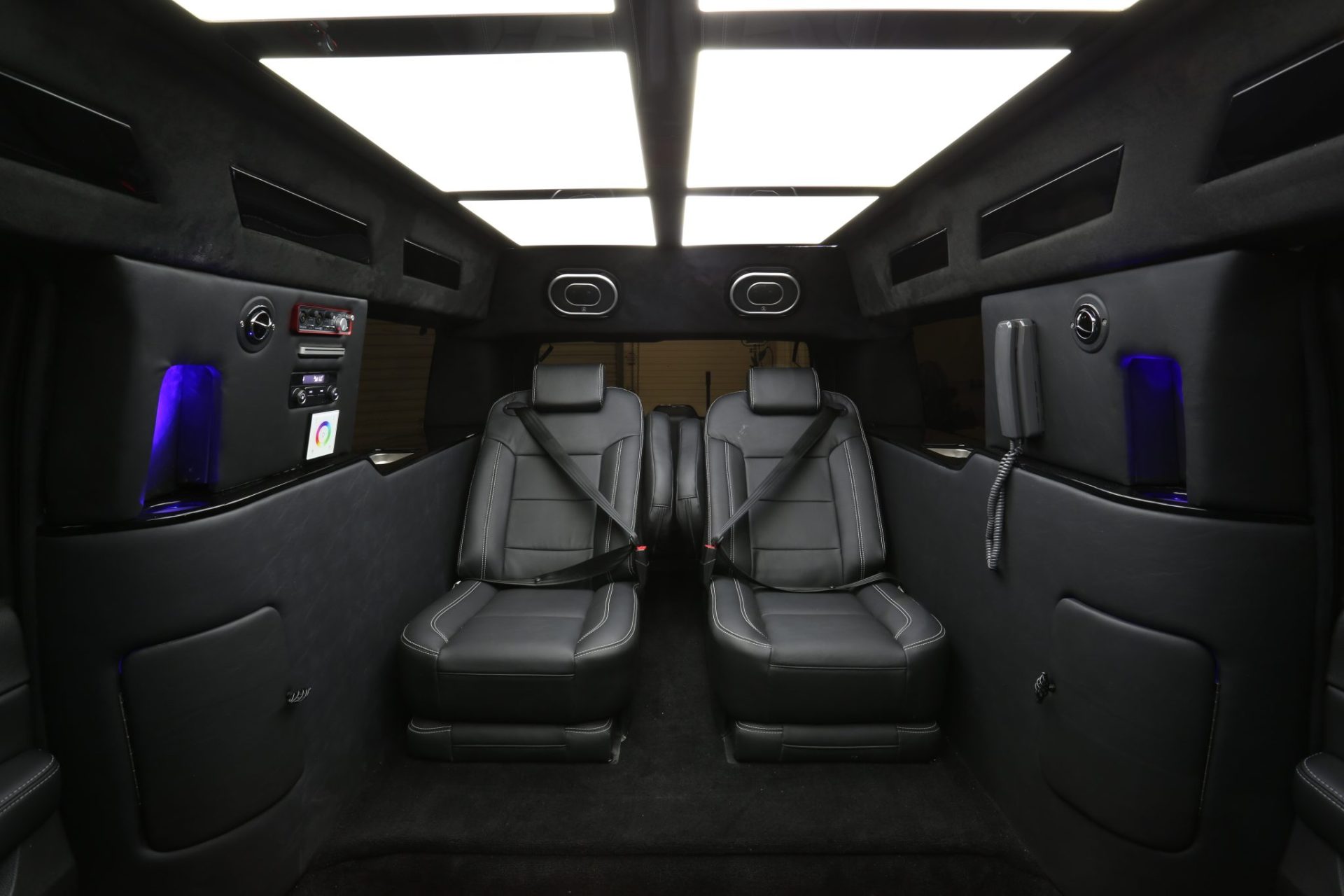 Chevy Suburban CEO Mobile Office Limousine - Interior Photo #11