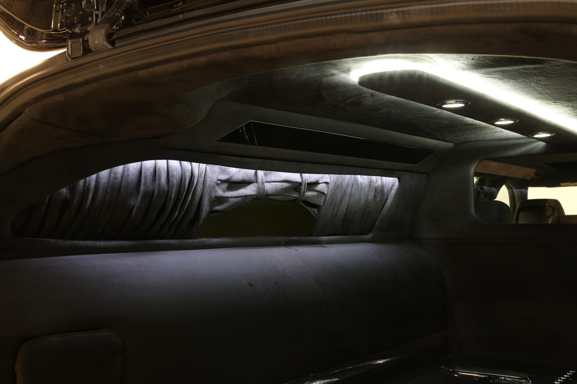 Mercedes Benz S-Class Hearse Limousine - Interior Photo #10