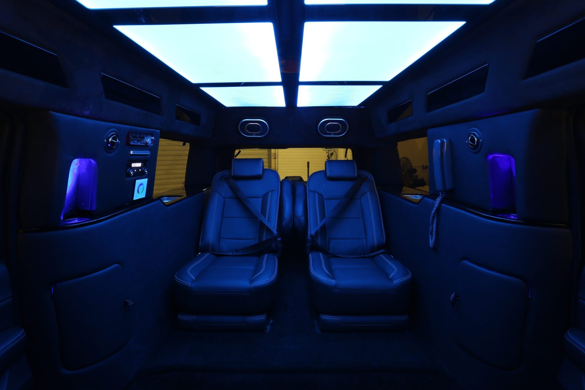 Chevy Suburban CEO Mobile Office Limousine - Interior Photo #12