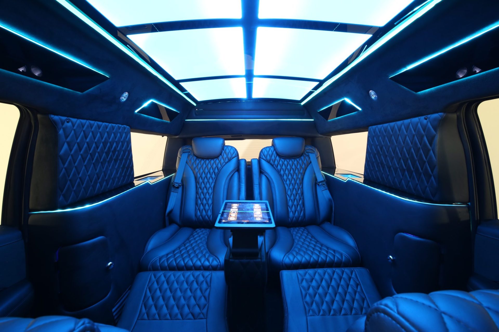 Cadillac Escalade ESV Limousine - Interior Photo #26