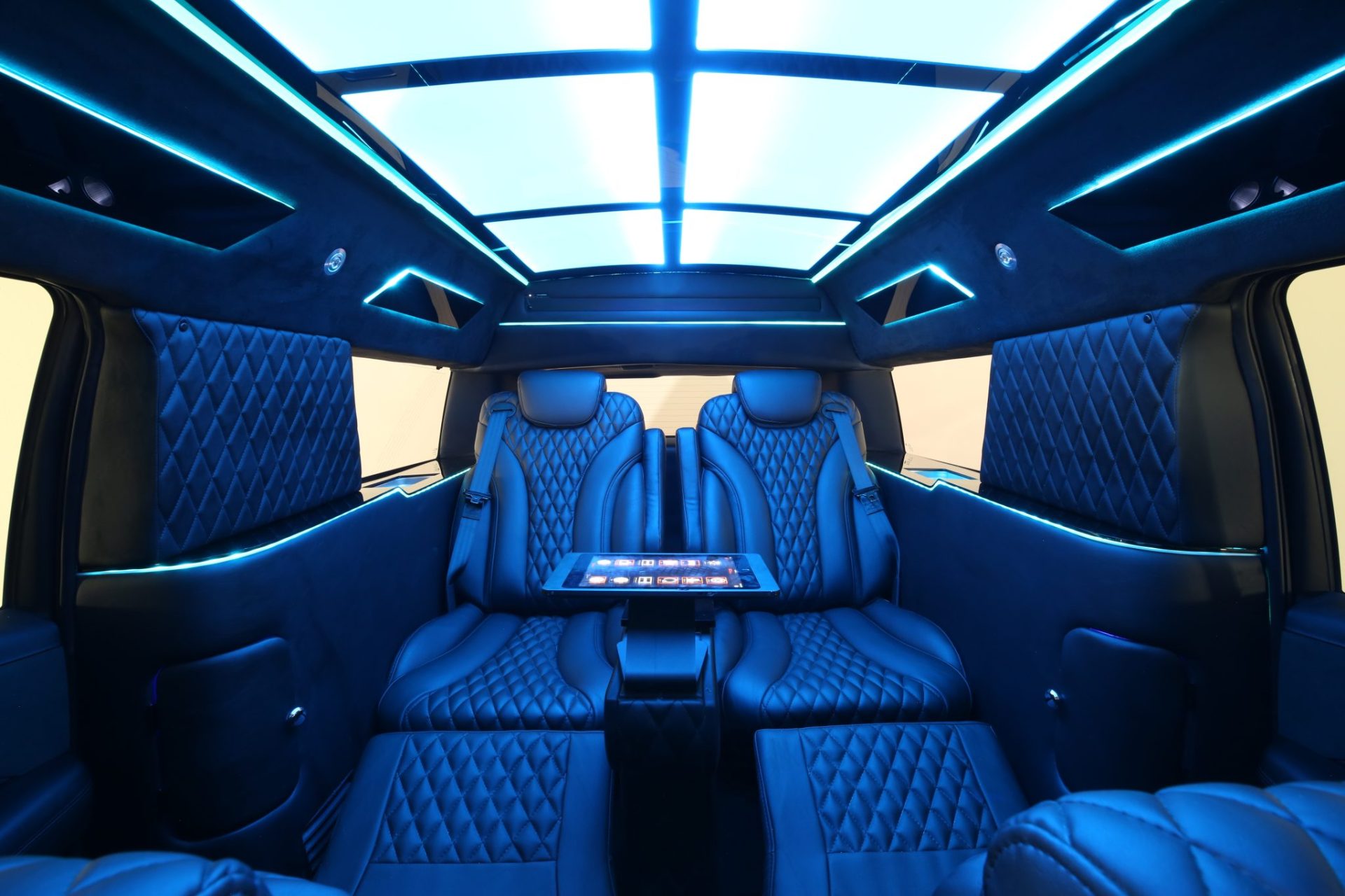 Cadillac Escalade ESV Limousine - Interior Photo #27