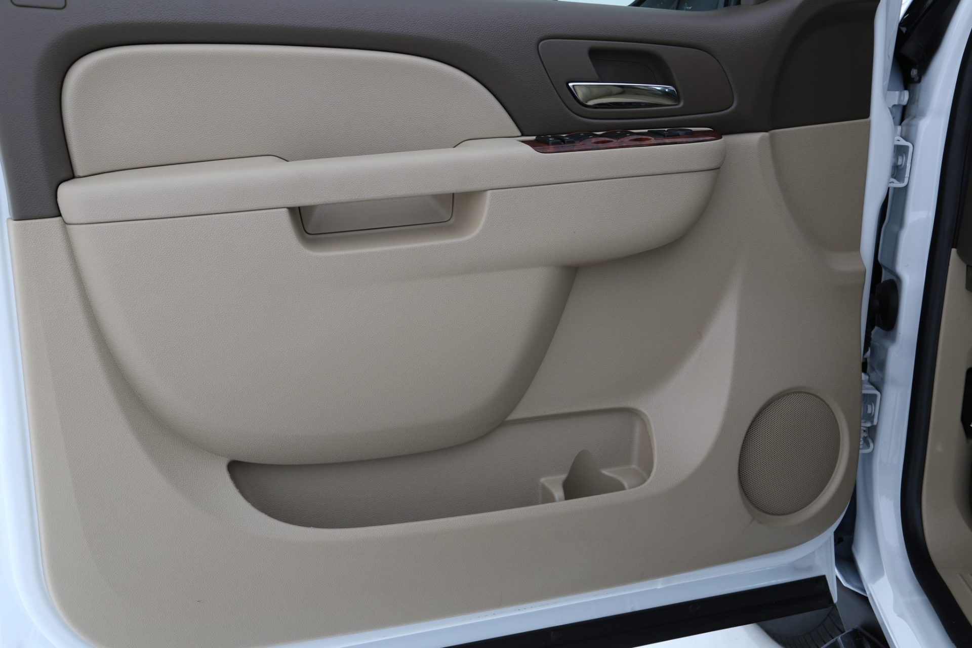 Custom Cadillac Escalade ESV Mobile Office Limousine - Interior Photo #27