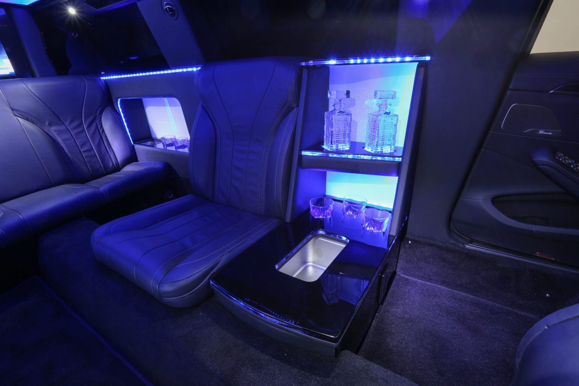 Mercedes Benz S-Class Stretched Limousine - Interior Photo #36