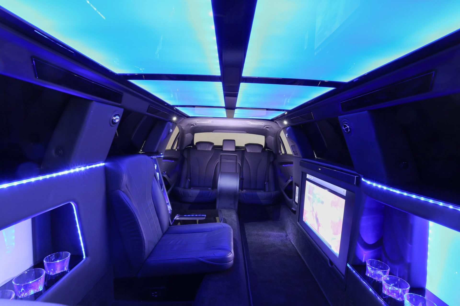 Mercedes Benz S-Class Stretched Limousine - Interior Photo #37