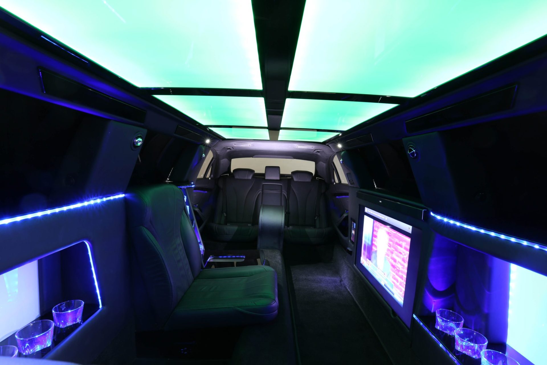 Mercedes Benz S-Class Stretched Limousine - Interior Photo #38
