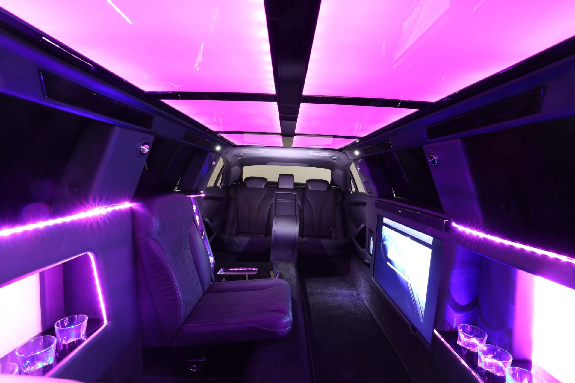 Mercedes Benz S-Class Stretched Limousine - Interior Photo #40