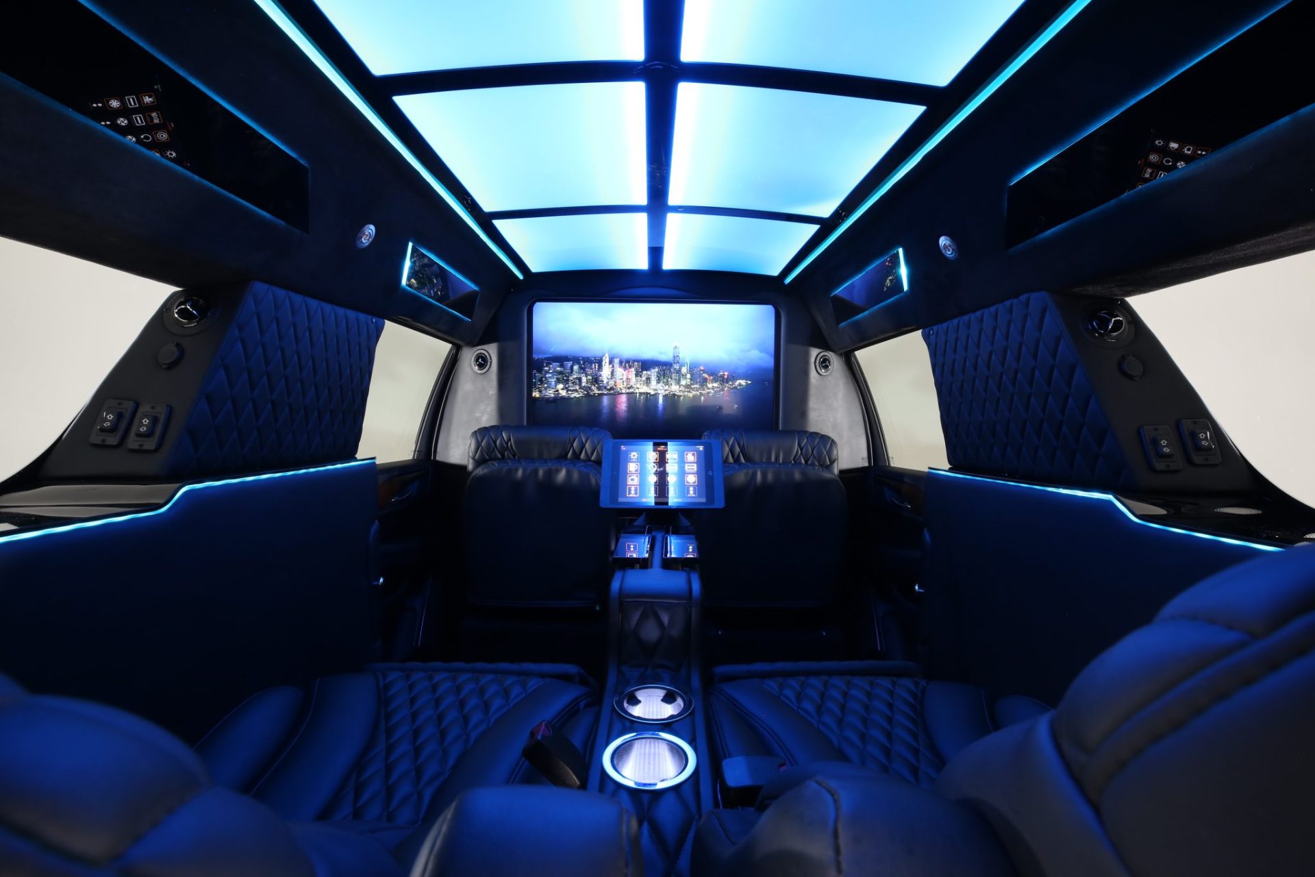 Cadillac Escalade ESV Limousine - Interior Photo #43