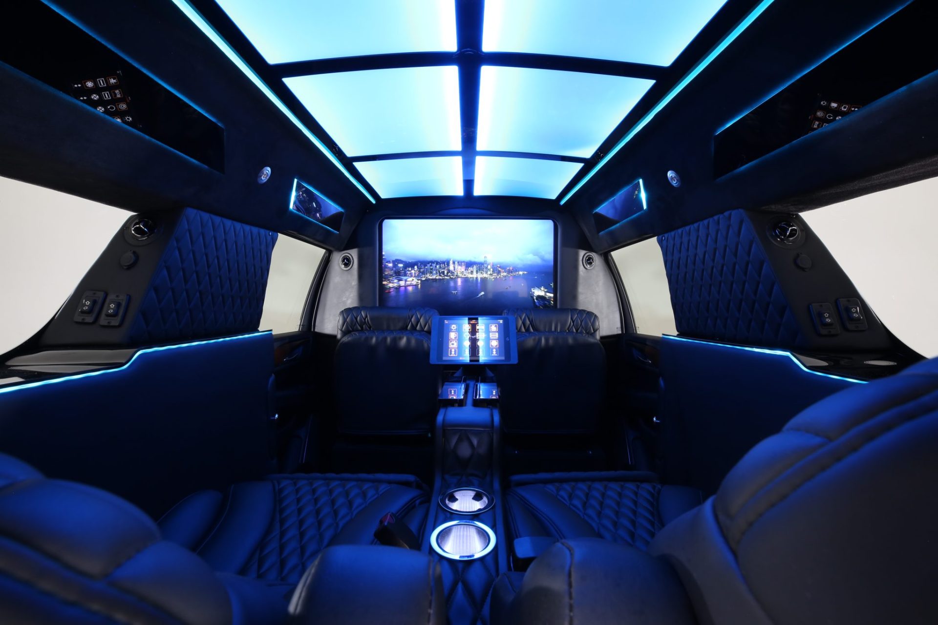 Cadillac Escalade ESV Limousine - Interior Photo #44