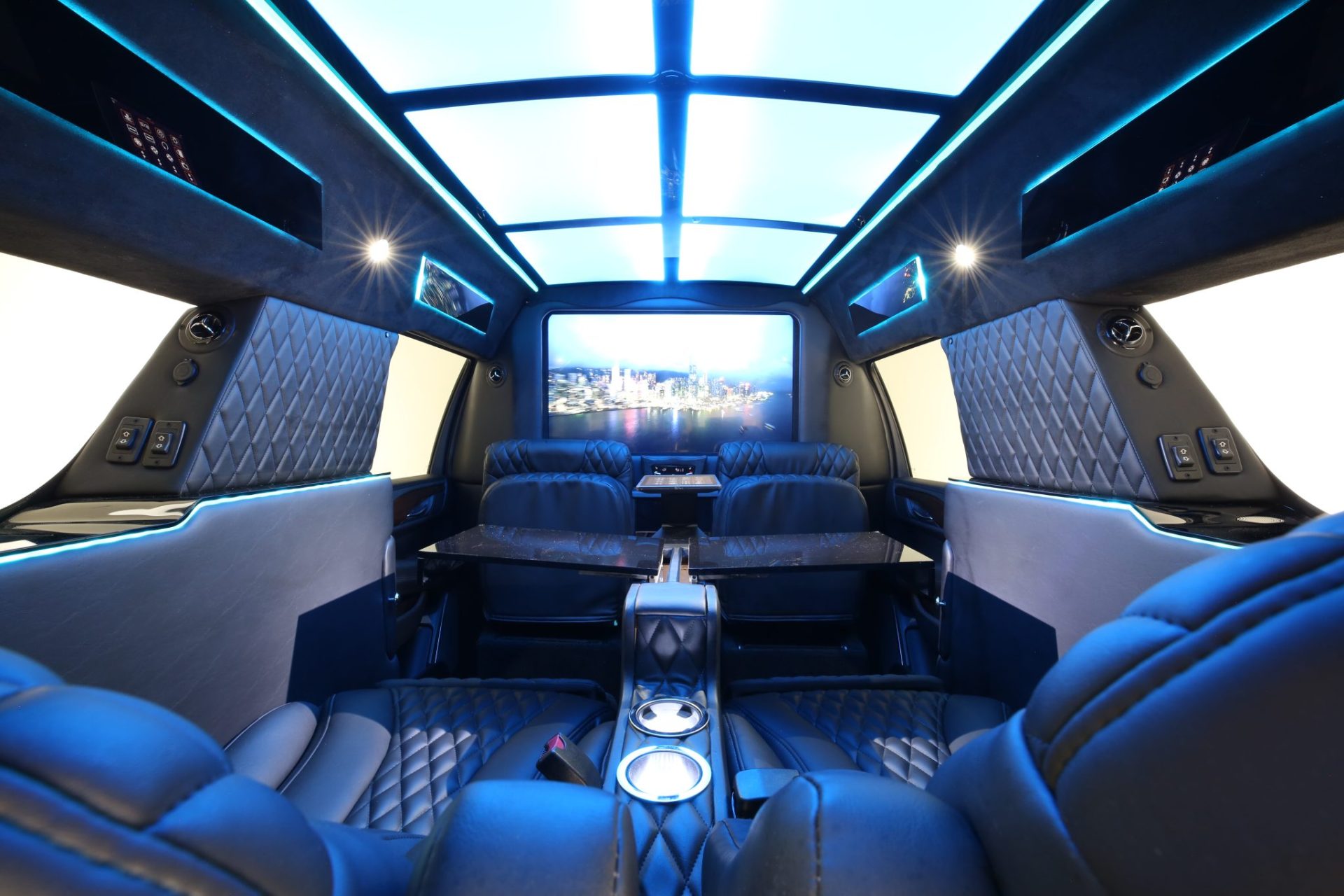 Cadillac Escalade ESV Limousine - Interior Photo #50