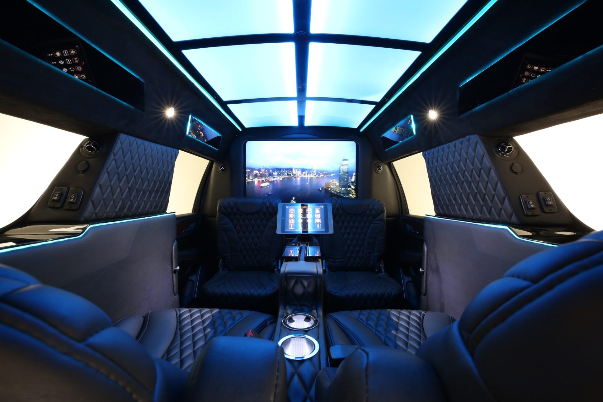 Cadillac Escalade ESV Limousine - Interior Photo #60
