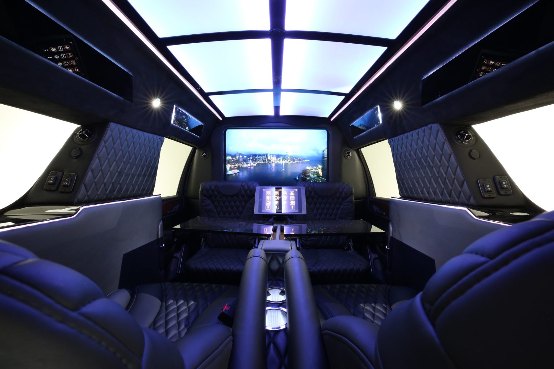 Cadillac Escalade ESV Limousine - Interior Photo #63