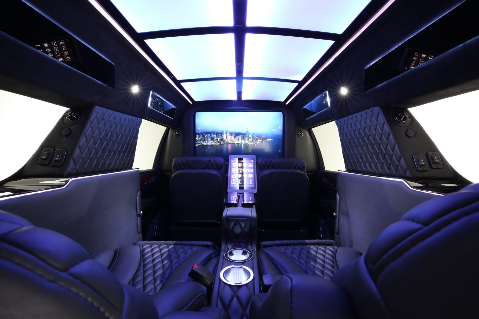 Cadillac Escalade ESV Limousine - Interior Photo #70